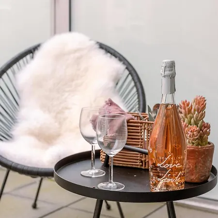 Cozy And Bright Studio With Terrace *
